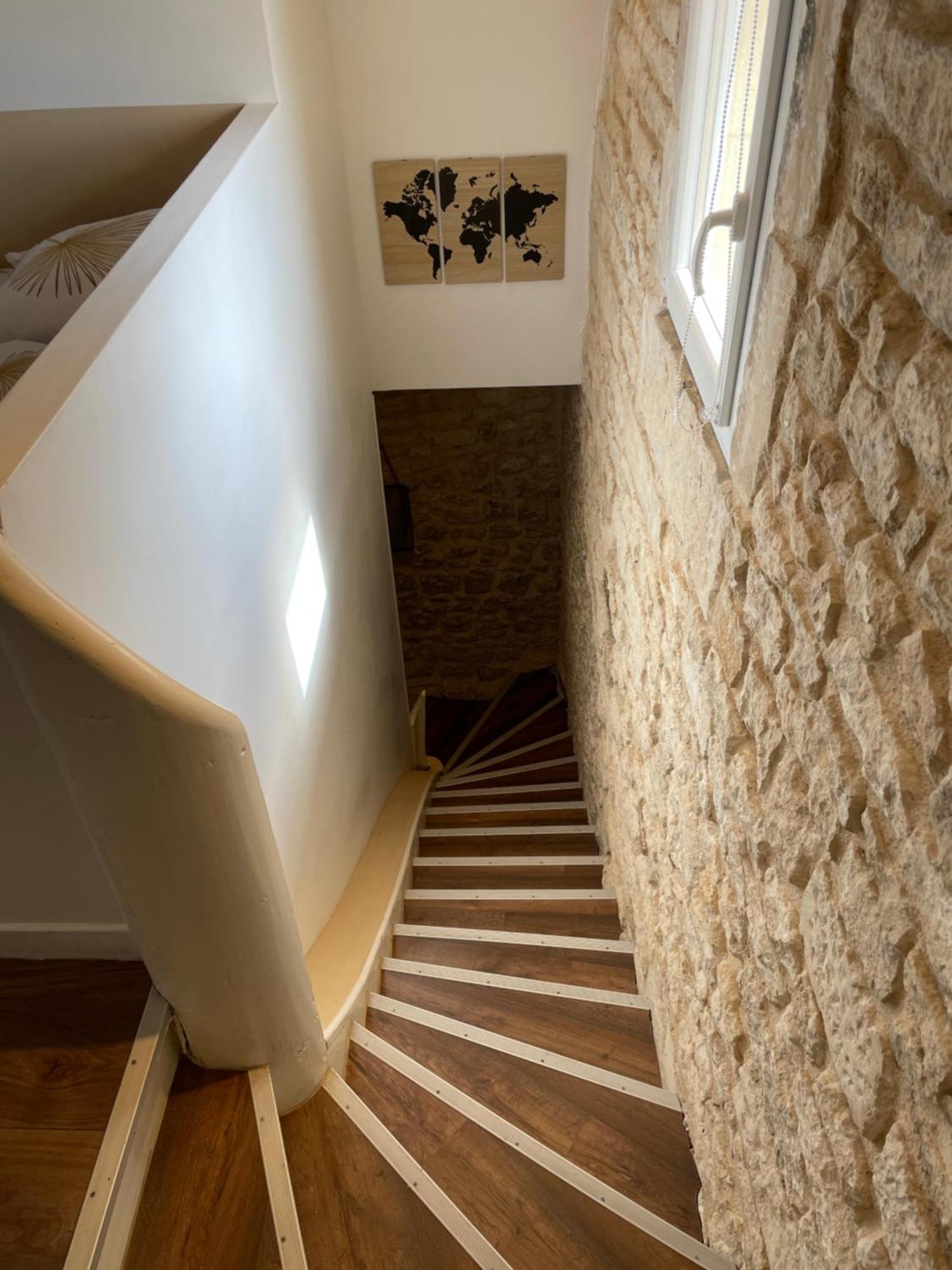 Apartment Chez Jean-yves Et Zoe - Le Saint Andre - Au Calme, Tres Propre, Proche Parkings, Clim