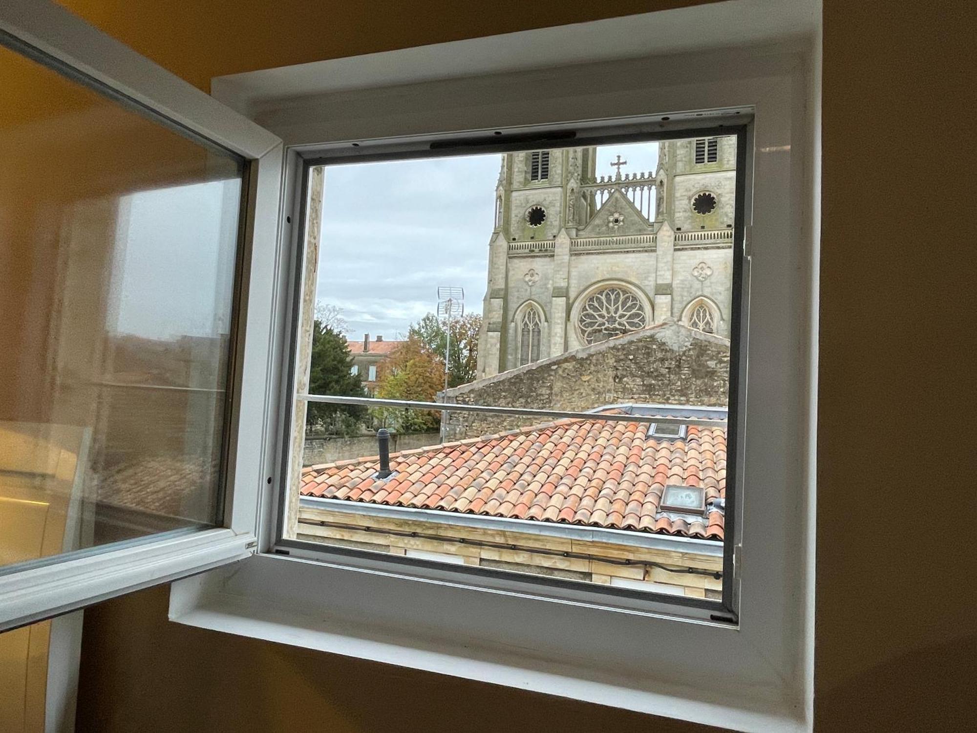 Chez Jean-yves Et Zoe - Le Saint Andre - Au Calme, Tres Propre, Proche Parkings, Clim Apartment *