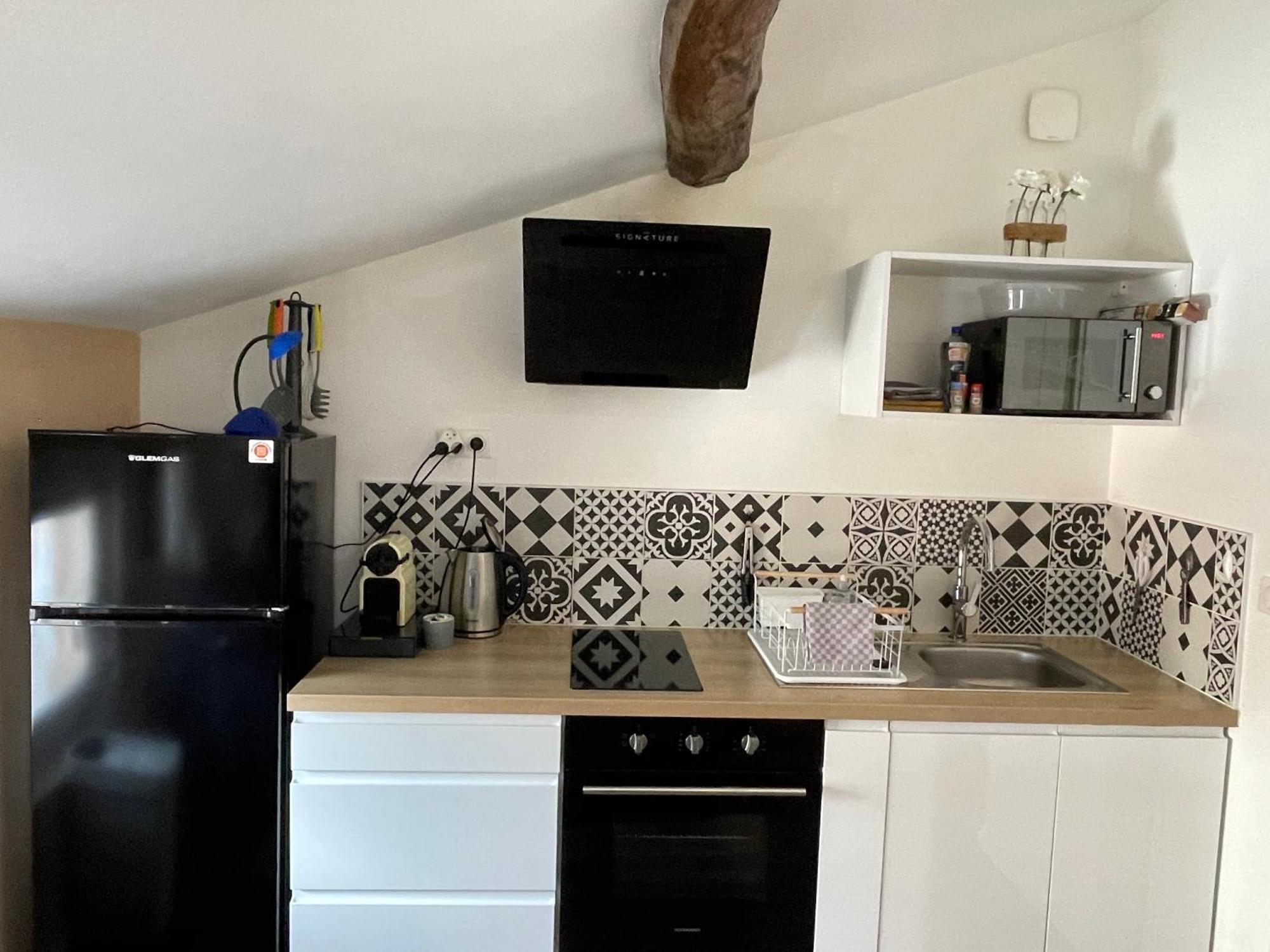 Apartment Chez Jean-yves Et Zoe - Le Saint Andre - Au Calme, Tres Propre, Proche Parkings, Clim